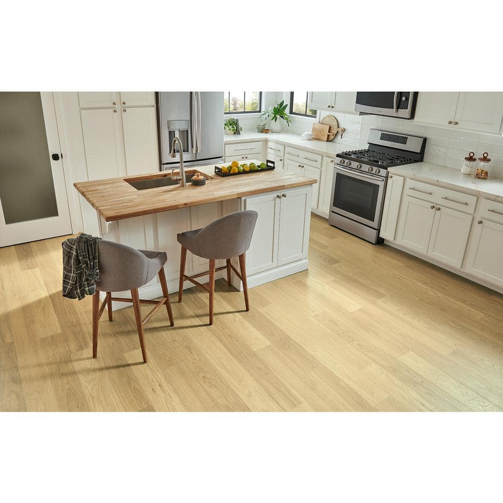 Pergo Outlast+ Frappe Hunt Oak 12 mm T x 6.1 in. W Waterproof Laminate Wood Flooring (16.12 sq. ft./case)