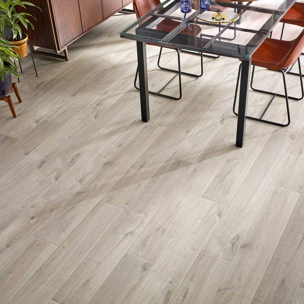 Pergo Outlast+ Graceland Oak 12 mm T x 7.4 in. W Waterproof Laminate Wood Flooring (16.93 sqft/case)