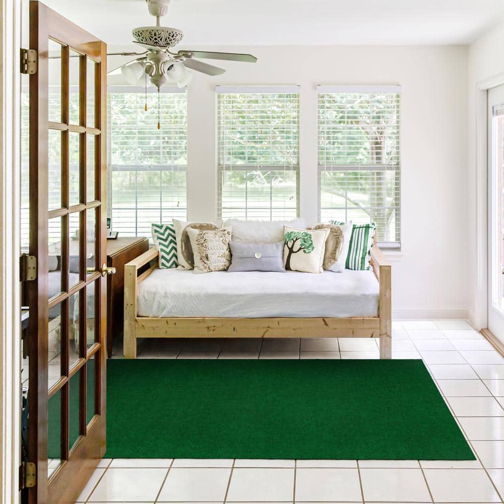 Foss Fairway Green 6 ft. x 8 ft. Green Artificial Grass Rug