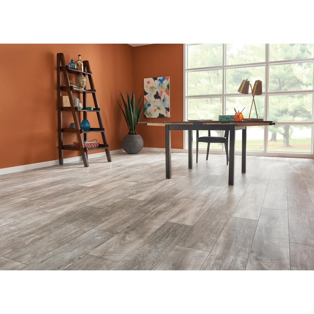 Krono Original Grizzly Weathered Oak 12 mm T x 8 in. W Waterproof Laminate Wood Flooring (15.9 sqft/case)