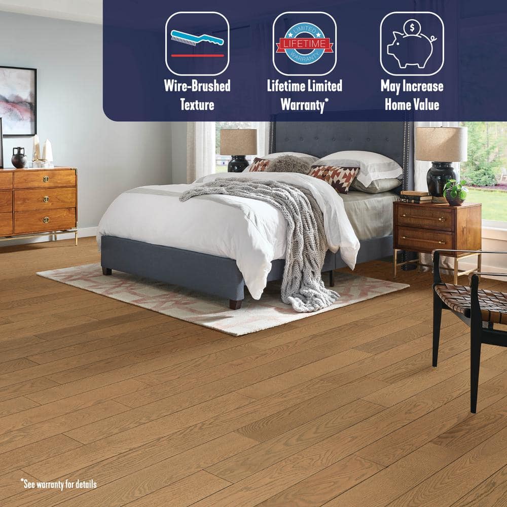 Bruce American Vintage Hazelnut Red Oak 3/4 in. T x 5 in. W Wire Brushed Solid Hardwood Flooring (23.5 sq.ft./ctn)