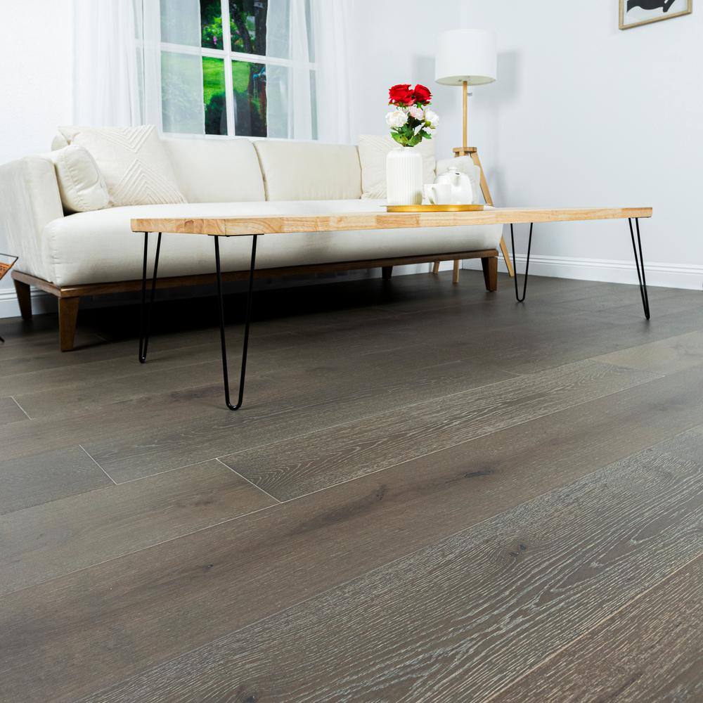 MSI Heninger Lake White Oak XXL 5/8 in. T x 9.45 in.W Tongue and Groove Engineered Hardwood Flooring(1363.92 sq. ft./pallet)