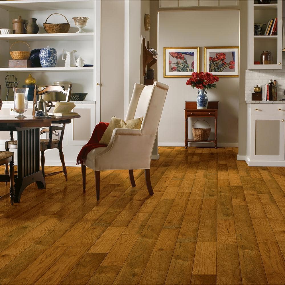 Bruce Plano Gunstock Oak 3/4 in. T x 5 in. W Smooth Solid Hardwood Flooring (23.5 sq.ft./ctn)