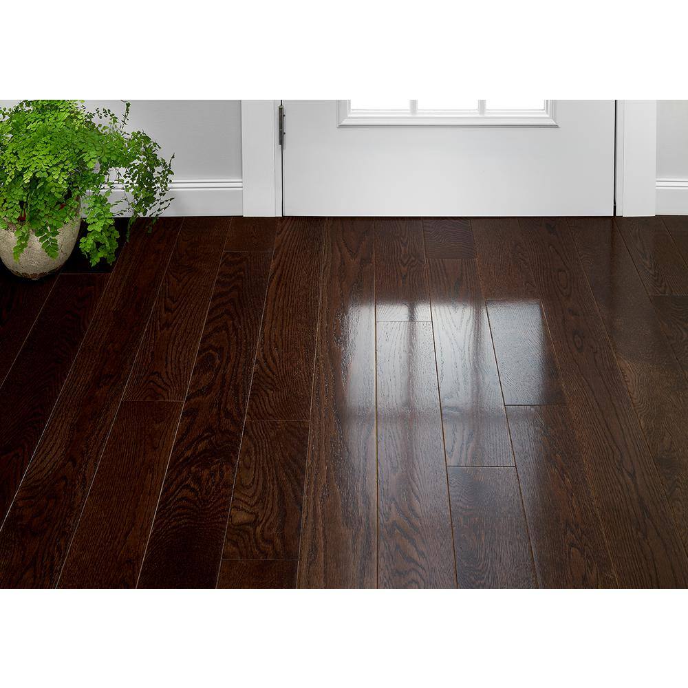 Bruce Plano Mocha Oak 3/4 in. T x 5 in. W Smooth Solid Hardwood Flooring (23.5 sq.ft./ctn)