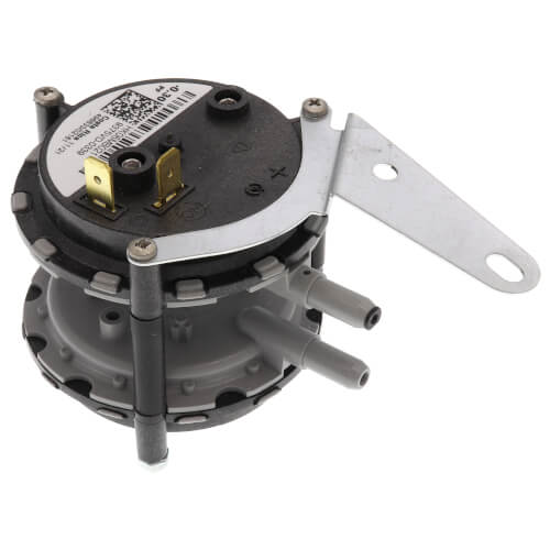 Carrier HK06MB021 pressure switch - front view (Product Type: Pressure Switch)