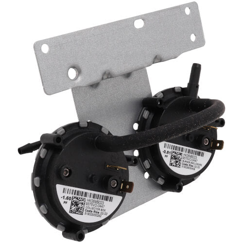 Carrier HK06MB023 pressure switch - front view (Product Type: Pressure Switch)