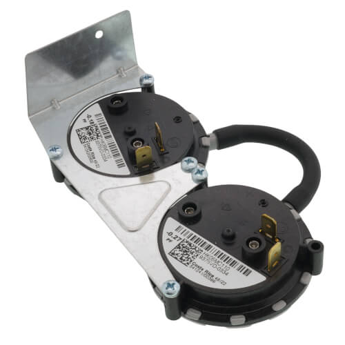Carrier HK06MC110 pressure switch - front view (Product Type: Pressure Switch)