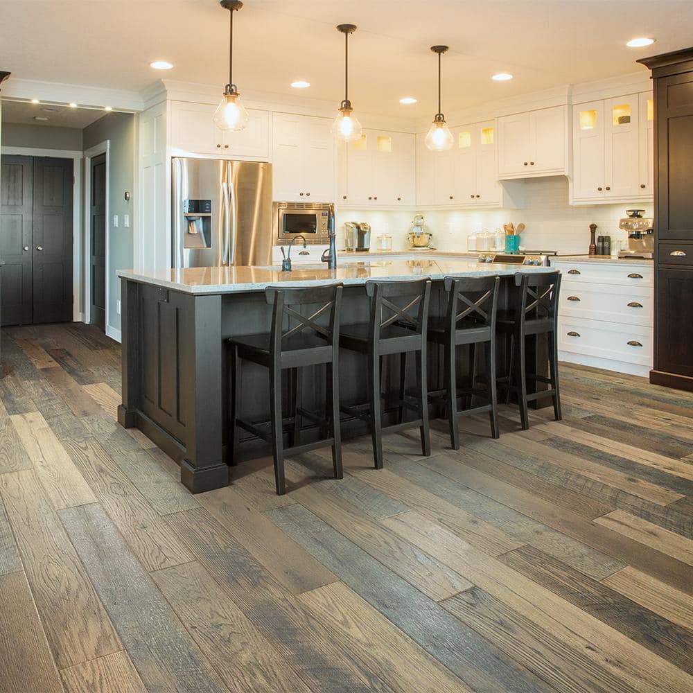 Pergo Outlast+ Honeysuckle Oak 12 mm T x 6.1 in. W Waterproof Laminate Wood Flooring (16.12 sqft/case)