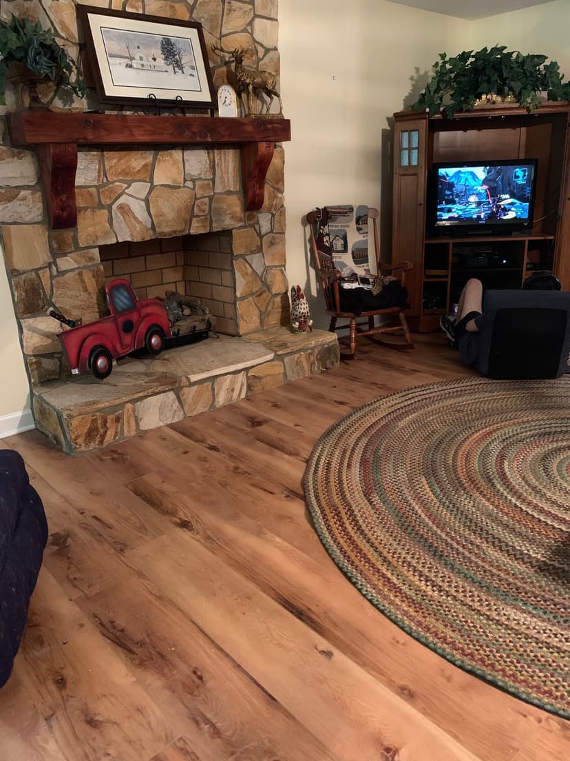 CALI Longboards Vinyl Pro North Shore Oak – 9-in W x 70-7/8-in L x 8-mm T Waterproof Interlocking Luxury Vinyl Plank Flooring (26.62-sq ft/ctn)