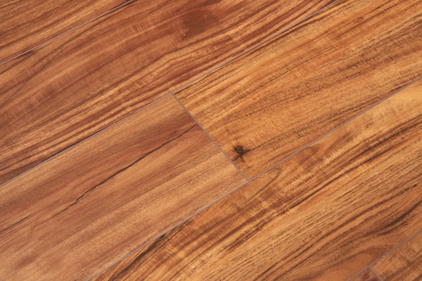CALI Vinyl Pro Classic Acacia 7-in Wide x 5.5-mm Thick Waterproof Interlocking Luxury Vinyl Plank Flooring (23.77-sq ft)