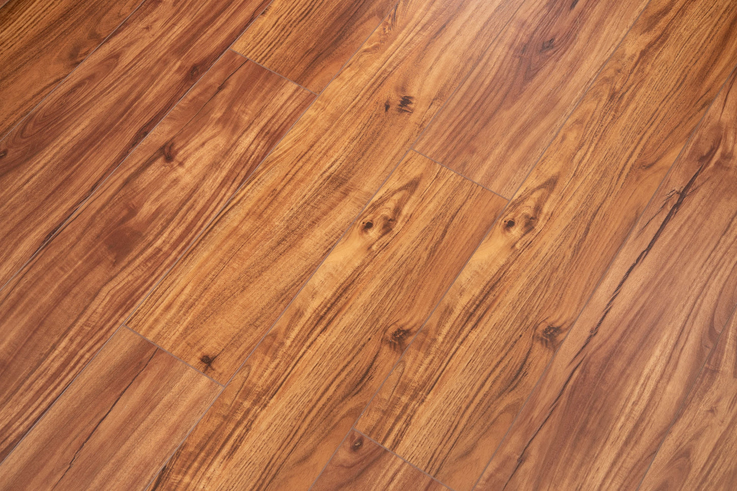 CALI Vinyl Pro Classic Acacia 7-in Wide x 5.5-mm Thick Waterproof Interlocking Luxury Vinyl Plank Flooring (23.77-sq ft)