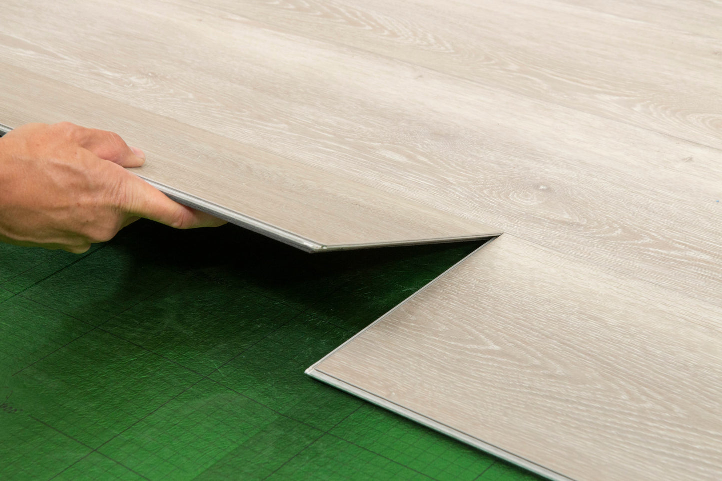 CALI Longboards Vinyl Pro Whitewater Oak 9-in Wide x 8-mm Thick Waterproof Interlocking Luxury Vinyl Plank Flooring (26.62-sq ft)