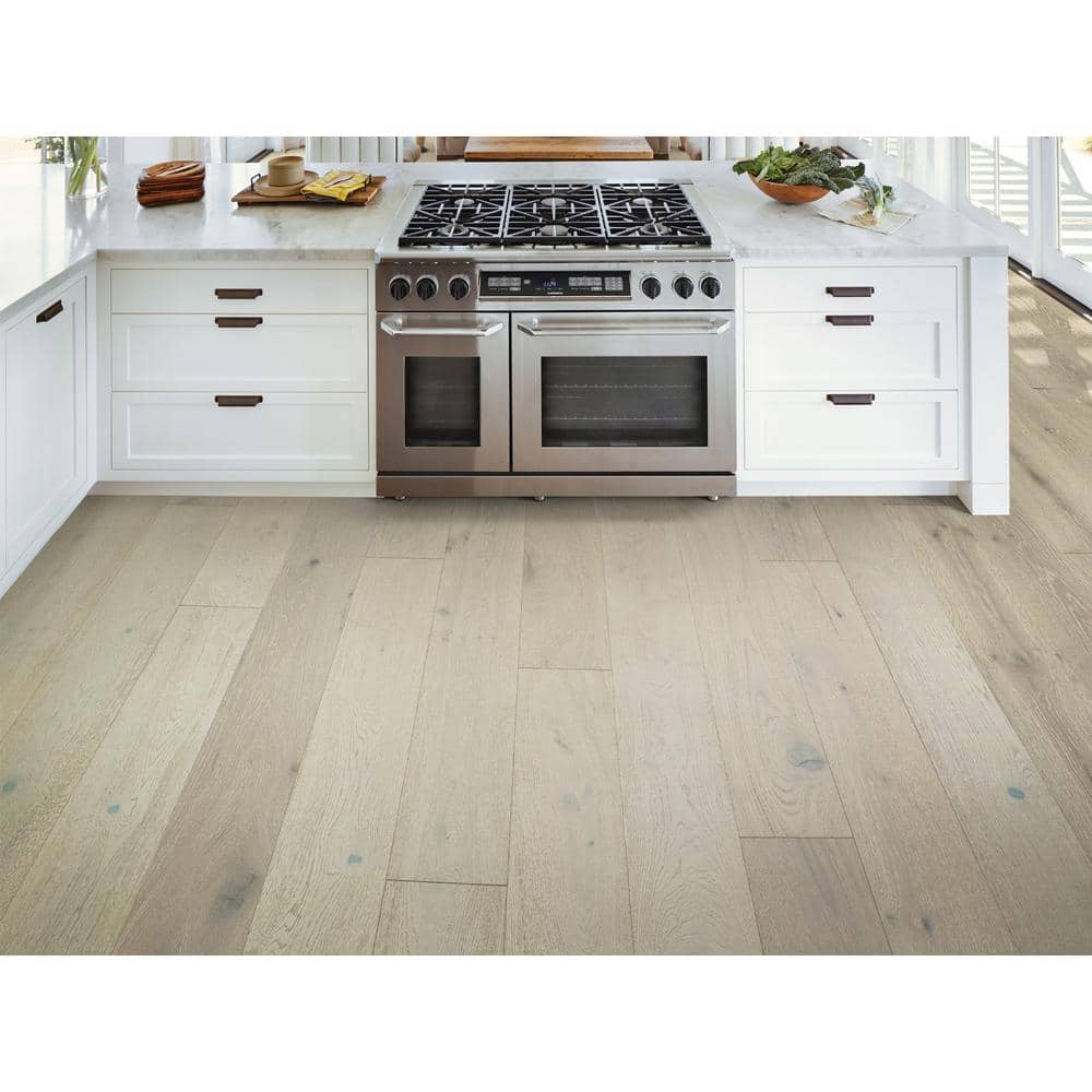 Shaw Richmond Journal White Oak 9/16 in. T X 7.5 in. W Tongue and Groove Engineered Hardwood Flooring (31.09 sq.ft./case)