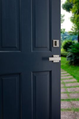 Kwikset Tavaris Satin Nickel Single Cylinder Door Handleset with Vedani Lever Featuring SmartKey Security