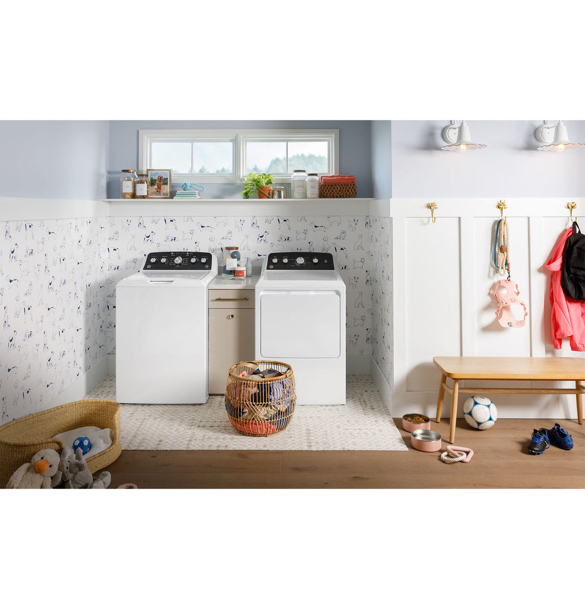 GE 7.2 cu. ft. 240-Volt White Electric Vented Dryer, GTD48EASWWB