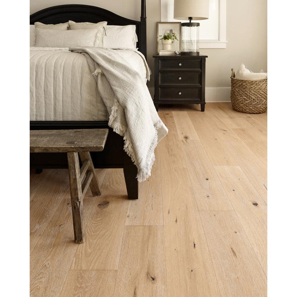 Shaw Richmond Lancaster White Oak 9/16 in. T X 7.5 in. W Tongue and Groove Engineered Hardwood Flooring (31.09 sq.ft./case)