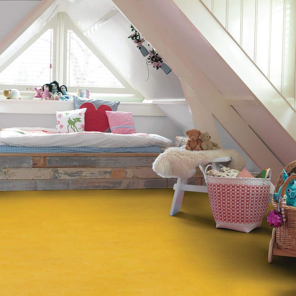 Marmoleum Cinch Loc Seal Lemon Zest 9.8 mm T x 11.81 in. W x 11.81 in. L Laminate Flooring (6.78 sq. ft./case)