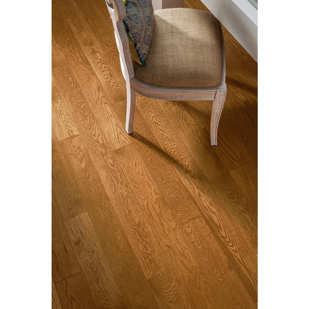 Bruce American Vintage Light Spice Oak 3/4 in. T x 5 in. W Scraped Solid Hardwood Flooring (23.5 sq.ft./ctn)