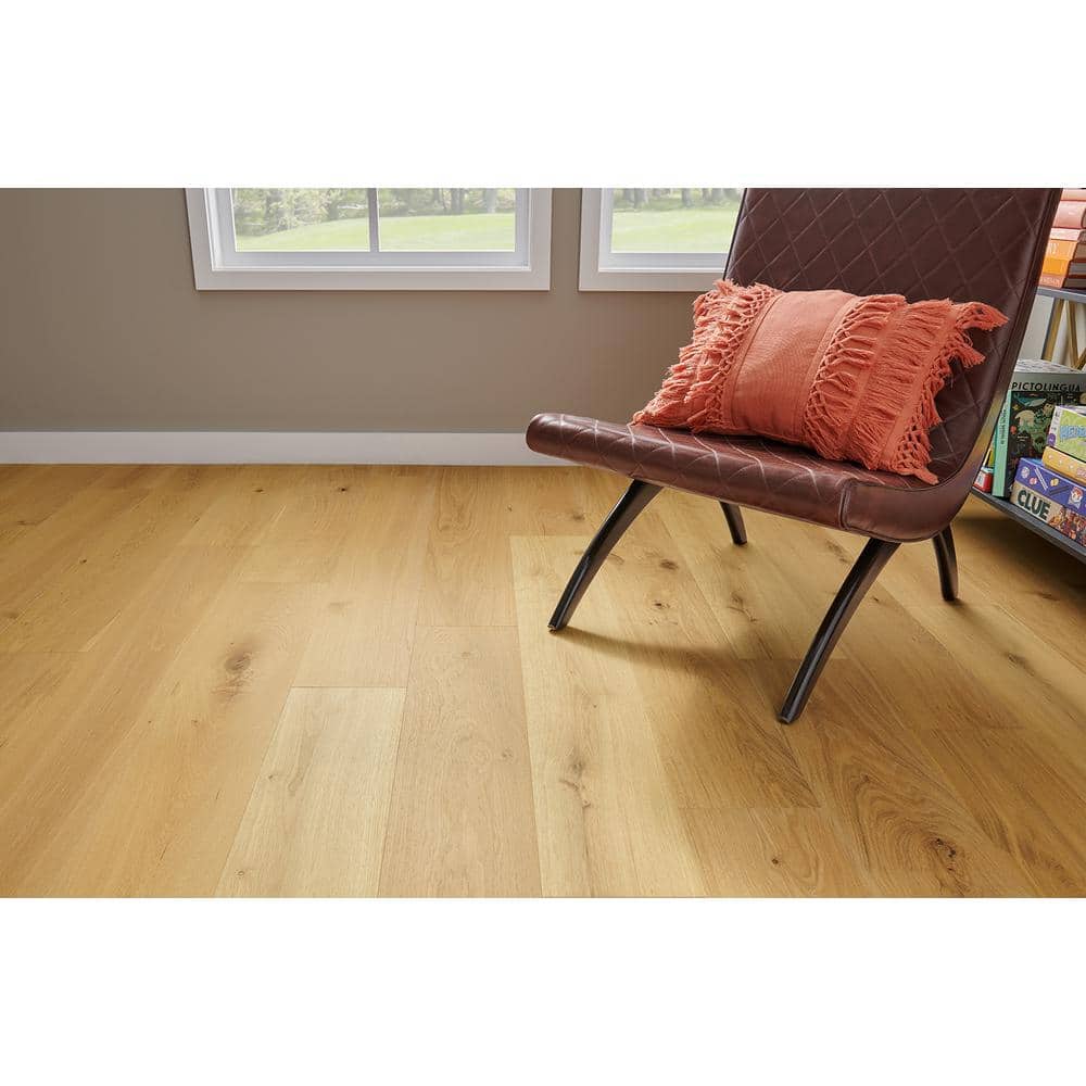 Pergo Defense+ Linen Oak 3/8 in. T x 7.5 in. W Click Lock Distressed Engineered Hardwood Flooring (1104.3 sq.ft./pallet)