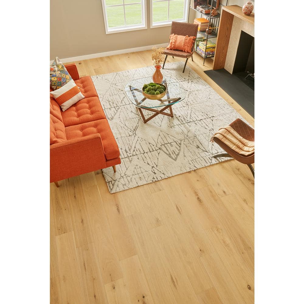 Pergo Defense+ Linen Oak 3/8 in. T x 7.5 in. W Click Lock Distressed Engineered Hardwood Flooring (1104.3 sq.ft./pallet)