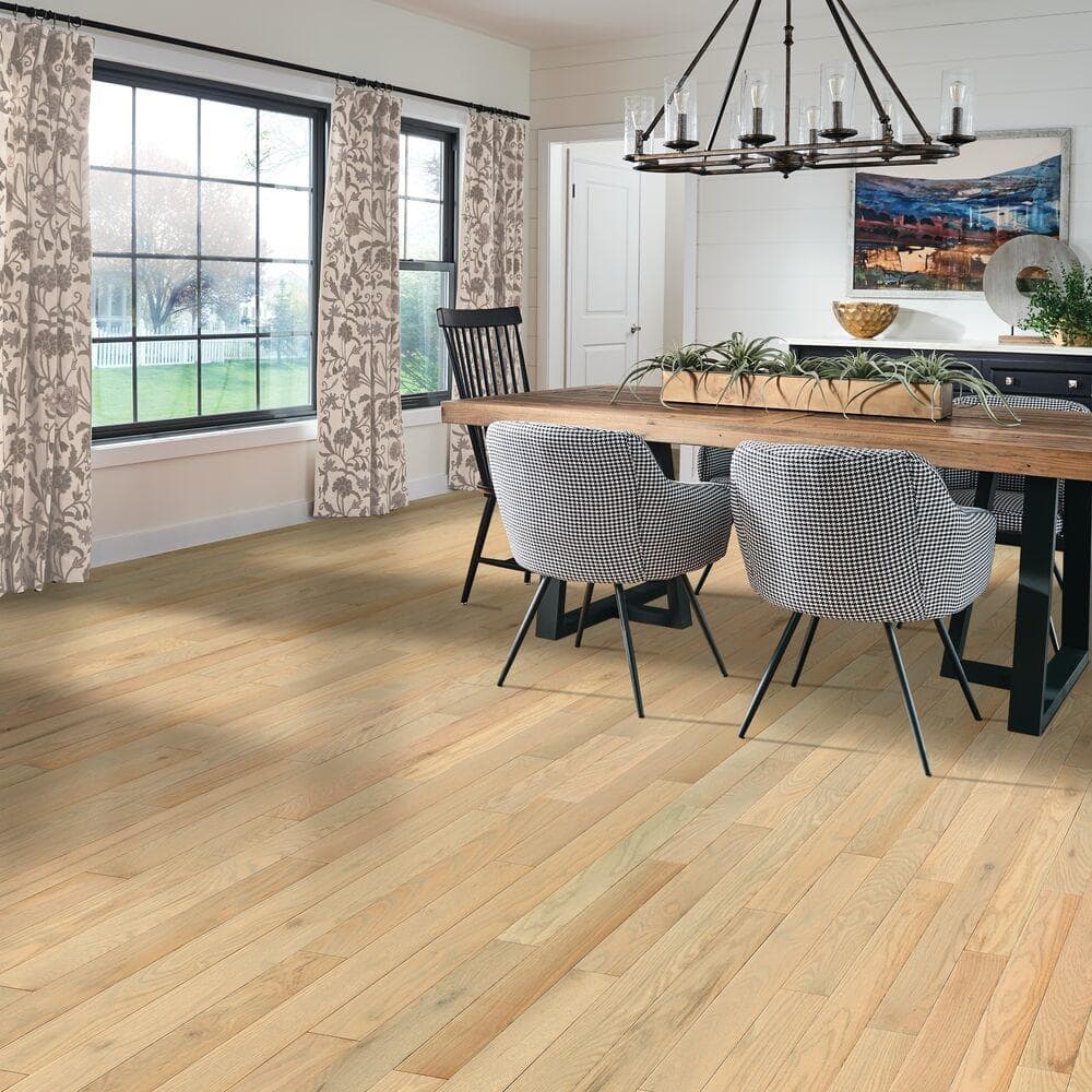 Bruce Plano Light Warmth Red Oak 3/4 in. T x 3-1/4 in. W Smooth Solid Hardwood Flooring (22 sq.ft./ctn)
