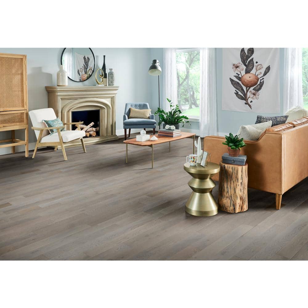 Bruce Plano Low Gloss Shale Oak 3/4 in. T x 5 in. W Smooth Solid Hardwood Flooring (23.5 sq.ft./ctn)