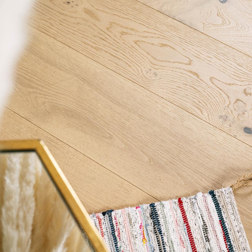 MSI Lyon Valley White Oak XXL 5/8 in. T x 9.45 in. W Tongue and Groove Engineered Hardwood Flooring (34.10 sq. ft./case)