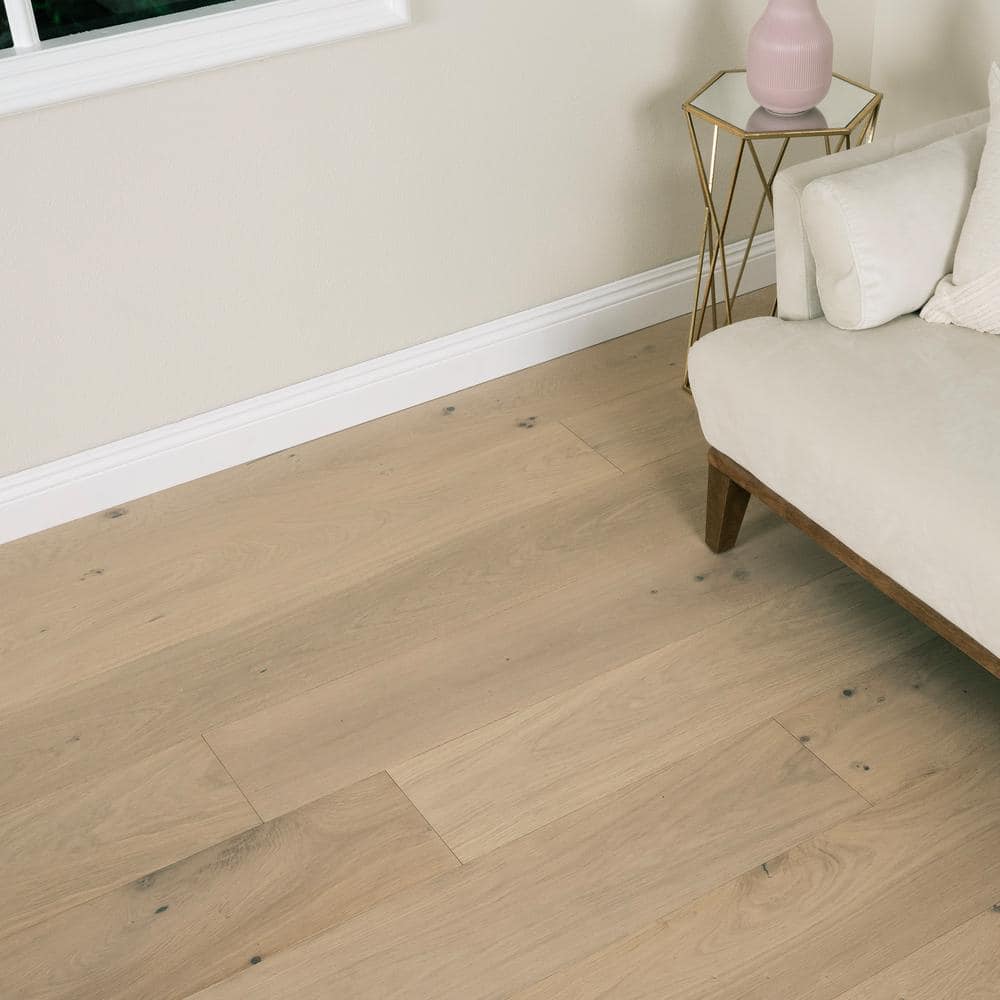 MSI Lyon Valley White Oak XXL 5/8 in. T x 9.45 in. W Tongue and Groove Engineered Hardwood Flooring (1363.92 sq. ft./pallet)