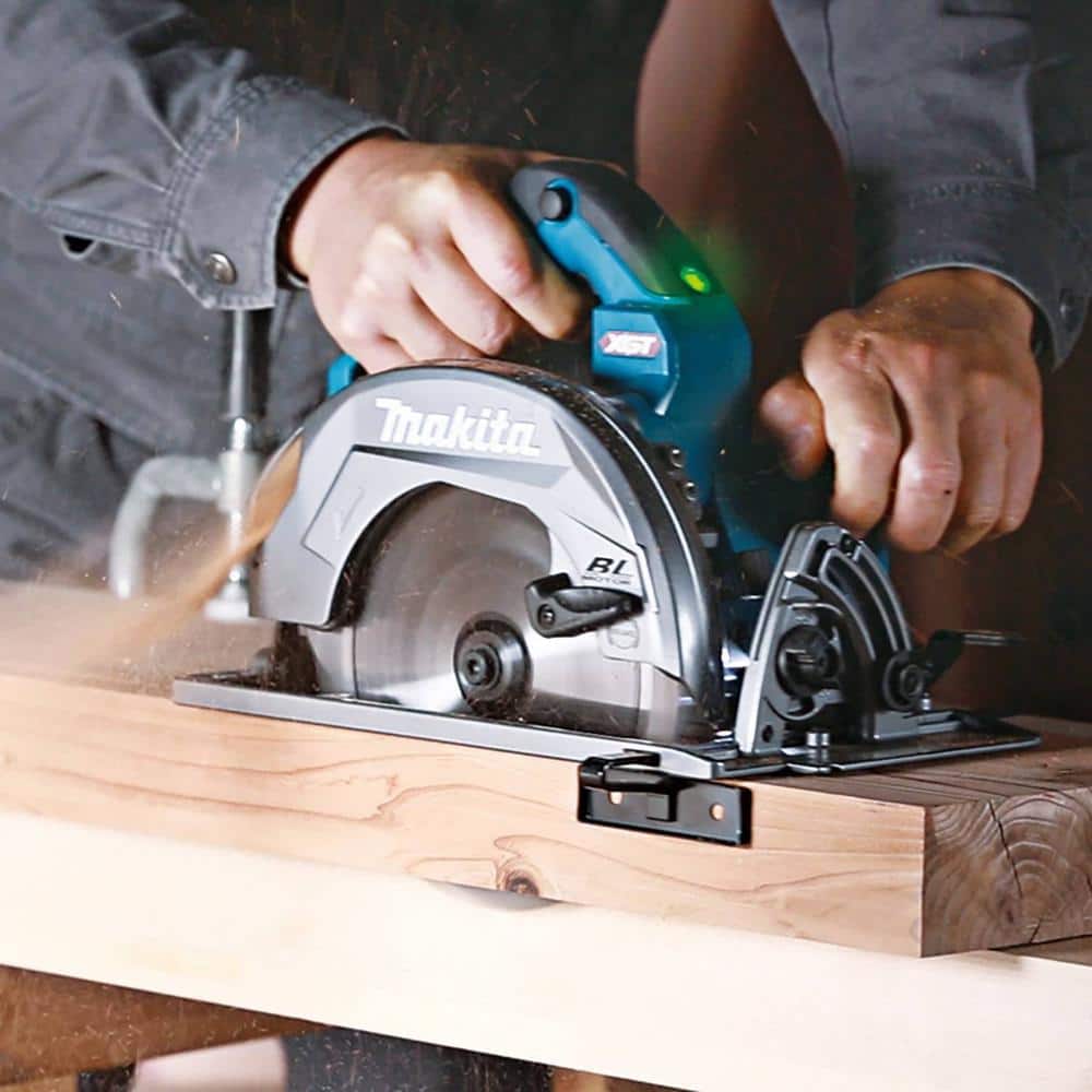 Makita 40V Max XGT Brushless Cordless 7-1/4 in. Circular Saw Kit, AWS Capable (4.0Ah)