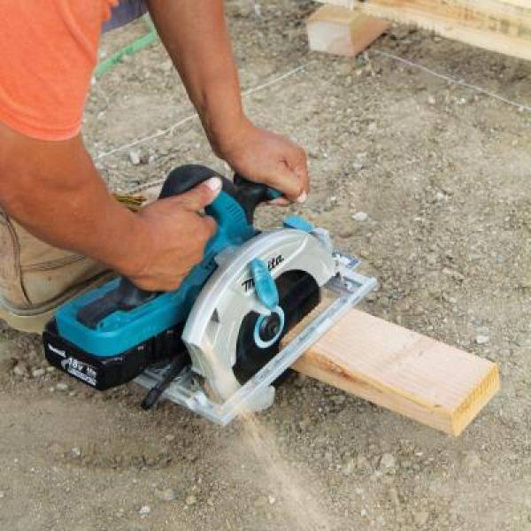 Makita 18V X2 LXT Lithium‑Ion (36V) Cordless 7‑1/4 in. Circular Saw, Tool Only, XSH01Z