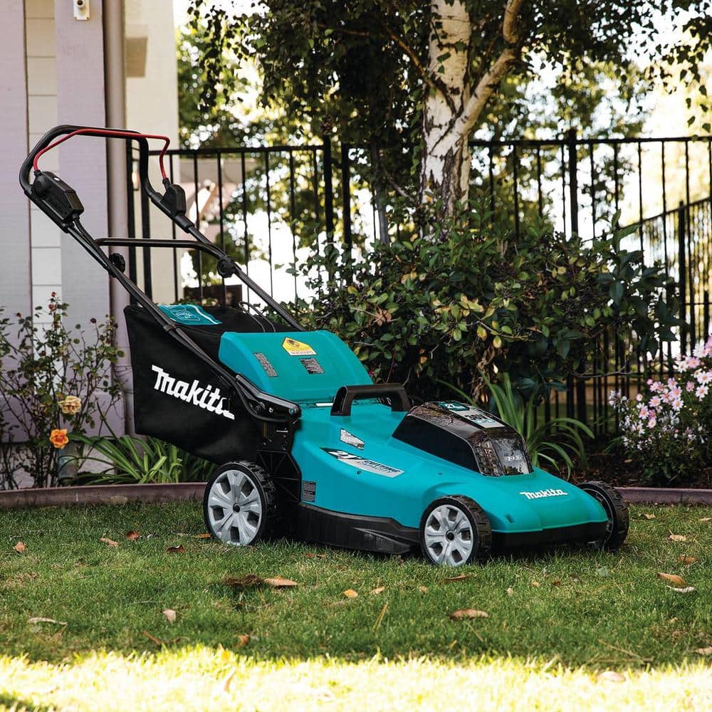 Makita 18V X2 (36V) LXT Lithium-Ion Cordless 21 in. Walk Behind Lawn Mower Kit w/4 batteries (4.0Ah)