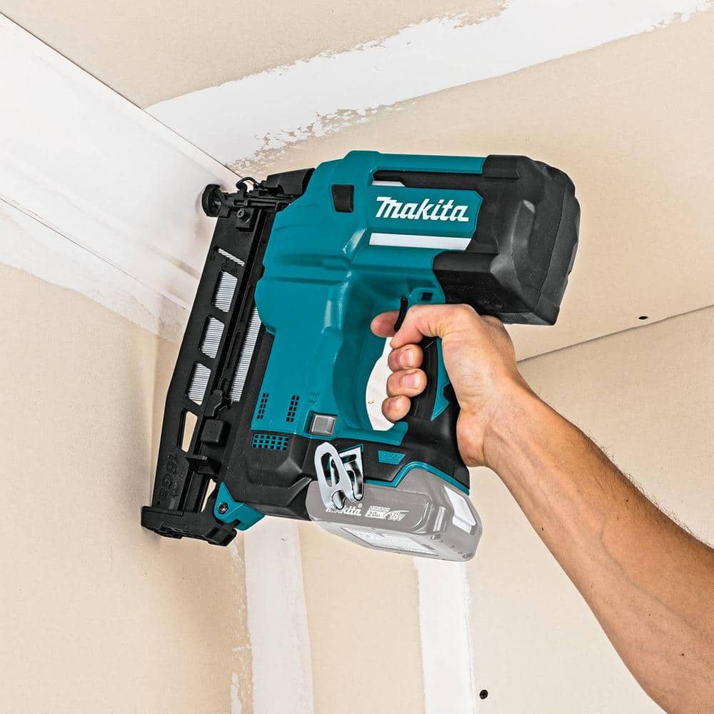 Makita 18V LXT Lithium-Ion 16-Gauge Cordless 2-1/2 in. Straight Finish Nailer (Tool Only)