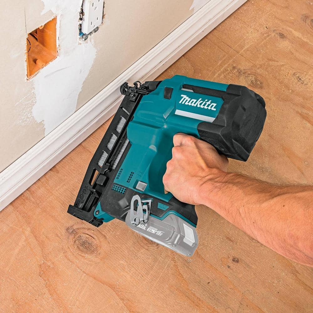 Makita 18V LXT Lithium-Ion 16-Gauge Cordless 2-1/2 in. Straight Finish Nailer (Tool Only)