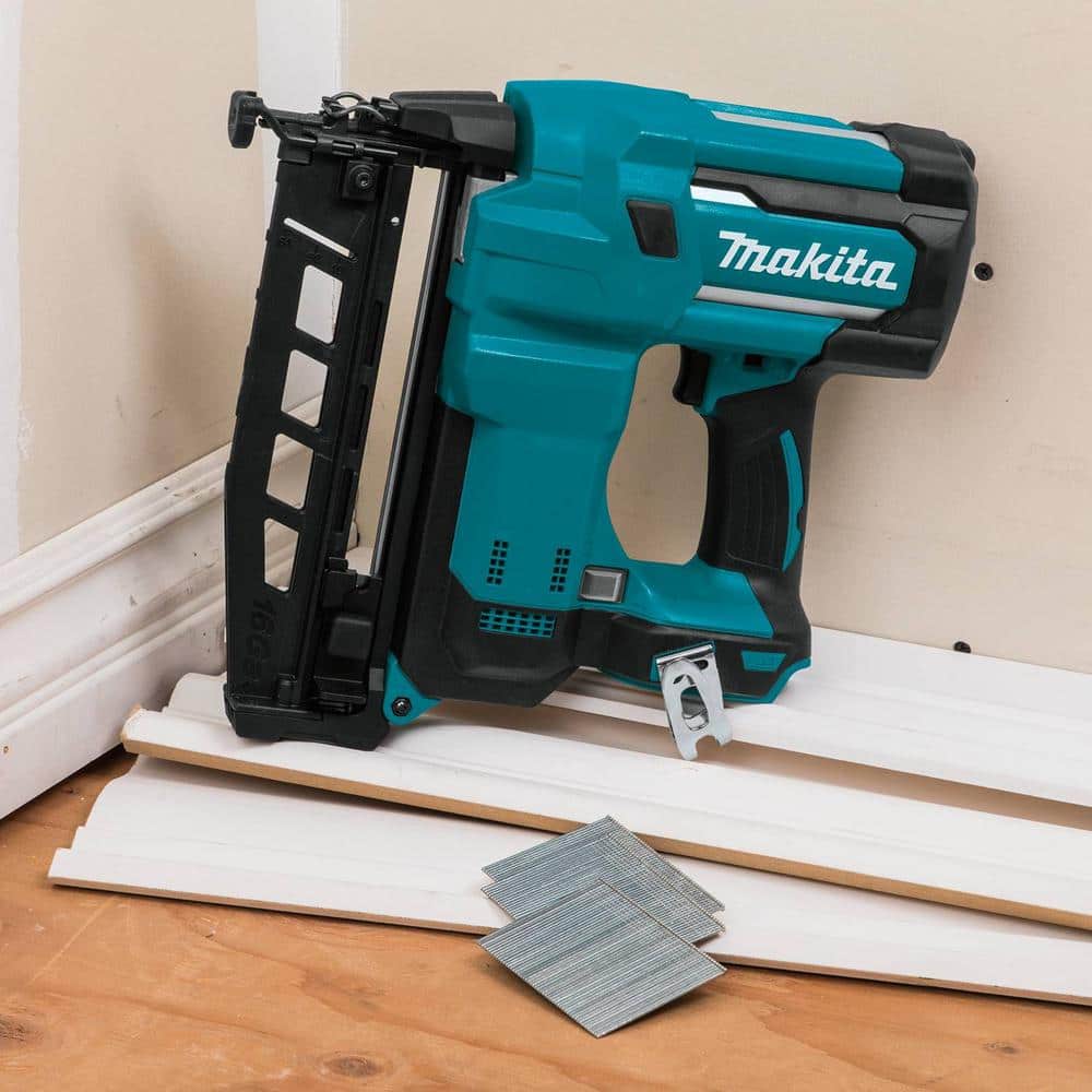 Makita 18V LXT Lithium-Ion 16-Gauge Cordless 2-1/2 in. Straight Finish Nailer (Tool Only)