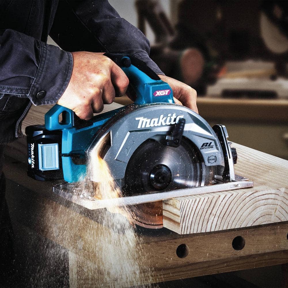 Makita 40-Volt max XGT Brushless Cordless 5-piece Combo Kit (Hammer Drill/Impact/Recip Saw/Circ Saw/Flashlight) 4.0Ah