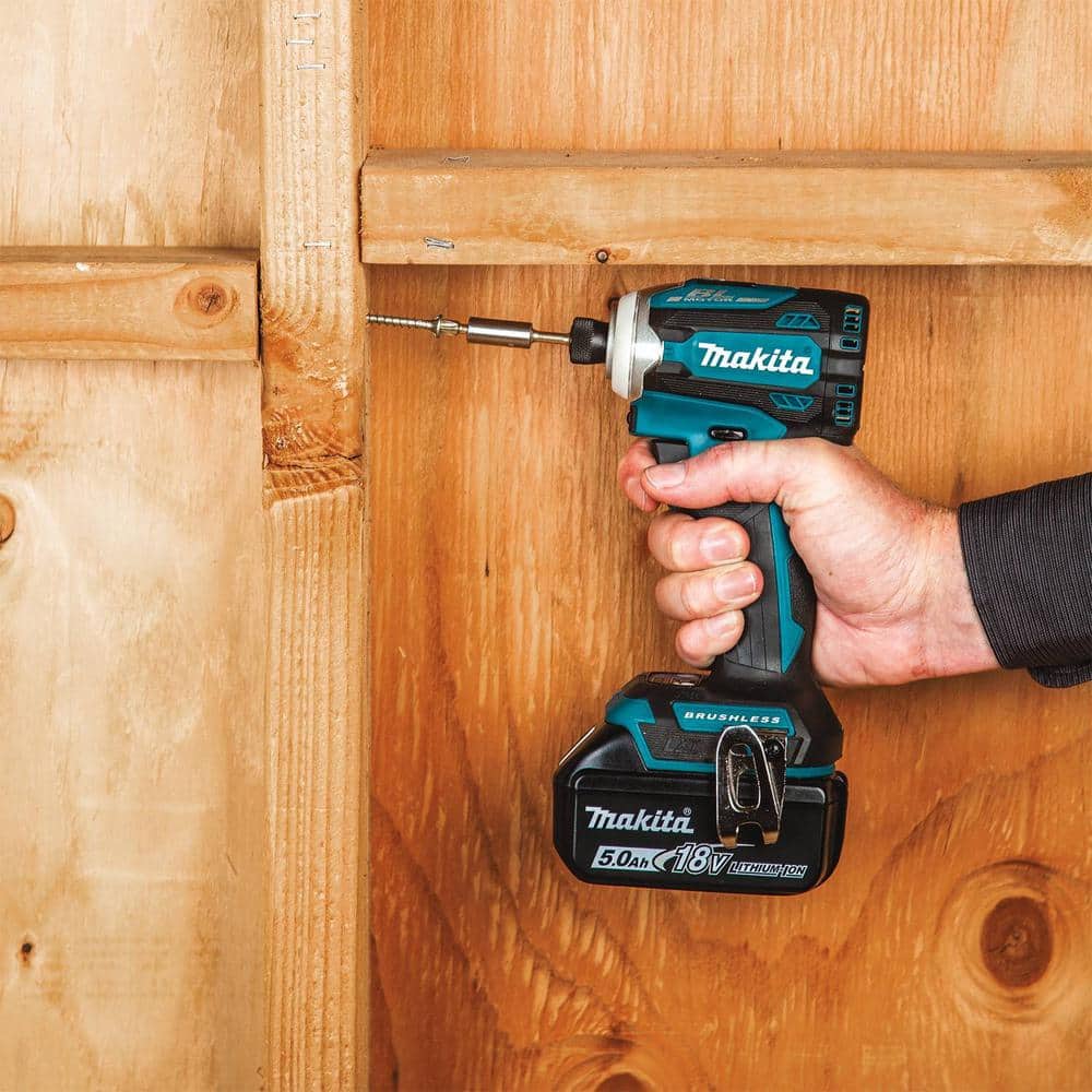 Makita 18V LXT Lithium-Ion Brushless Cordless Combo Kit 5.0 Ah (2-Piece) with bonus 18V LXT Lithium-Ion Cordless Jigsaw