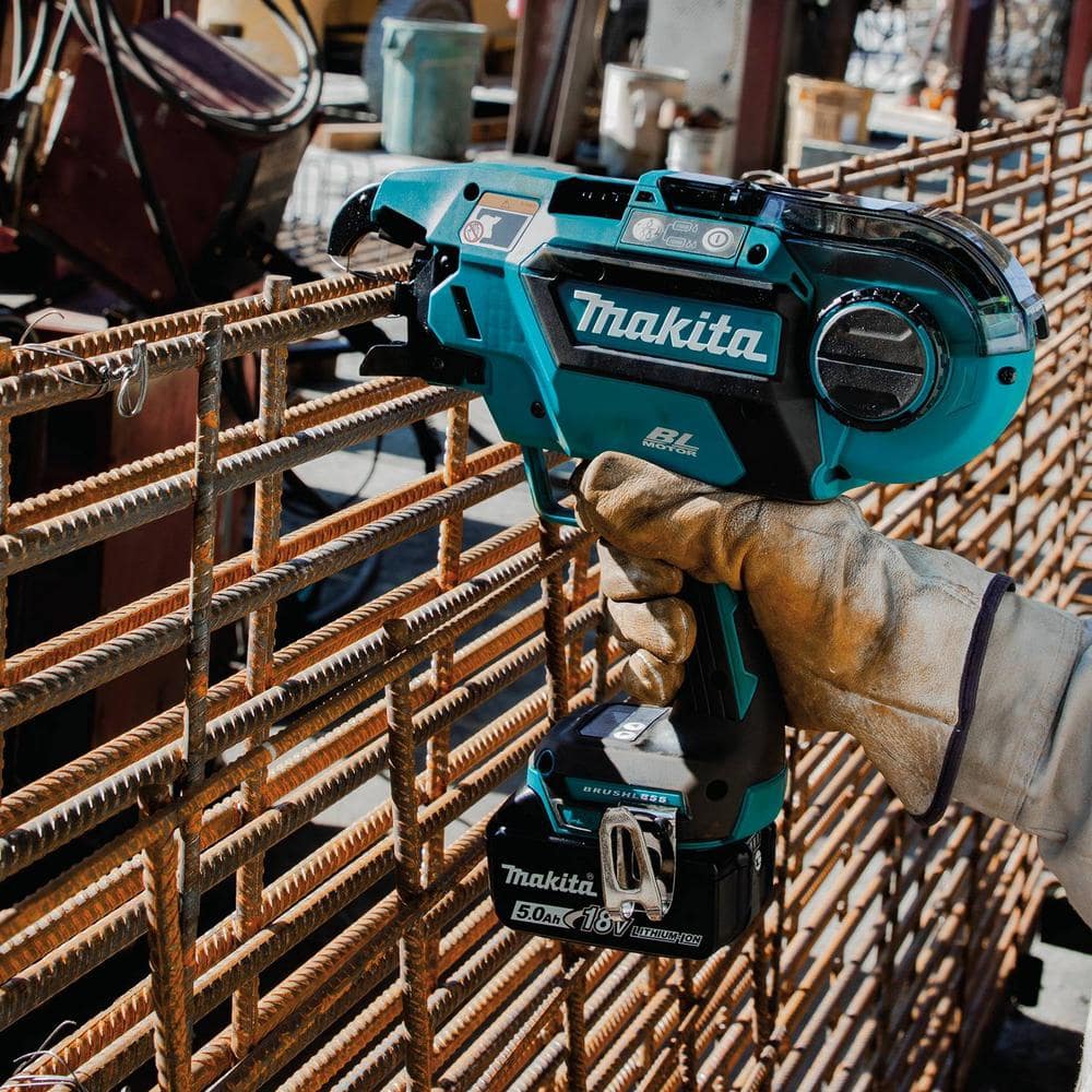 Makita 18V LXT Lithium-Ion Brushless Cordless Rebar Tying Tool Kit (5.0 Ah)