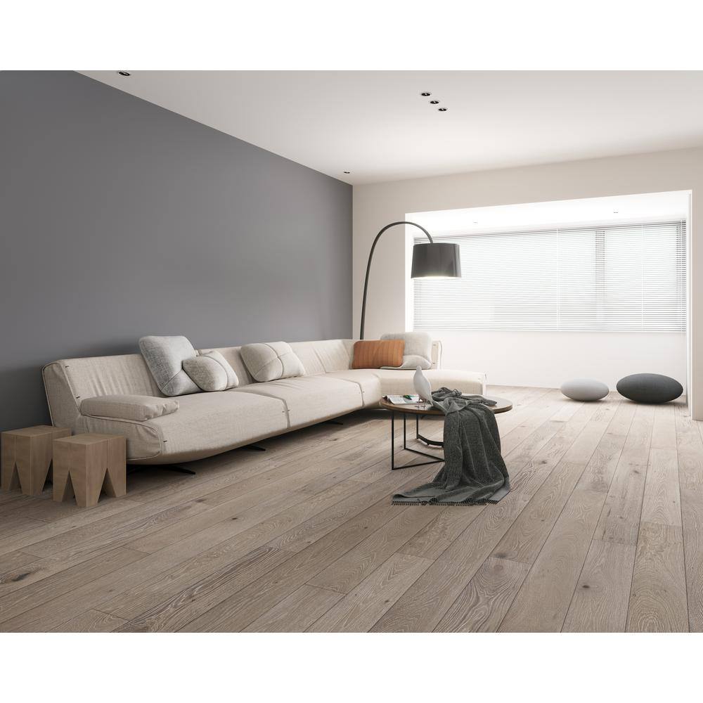 ACQUA FLOORS Mansfield Oak 1/4 in. T x 5 in. W Click Lock Wire Brushed Engineered Hardwood Flooring (16.68 sq.ft./case)
