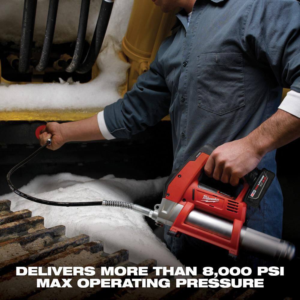 Milwaukee M12 12-Volt Lithium-Ion Cordless Grease Gun Kit with 4.0 Ah Battery, Charger and Bag