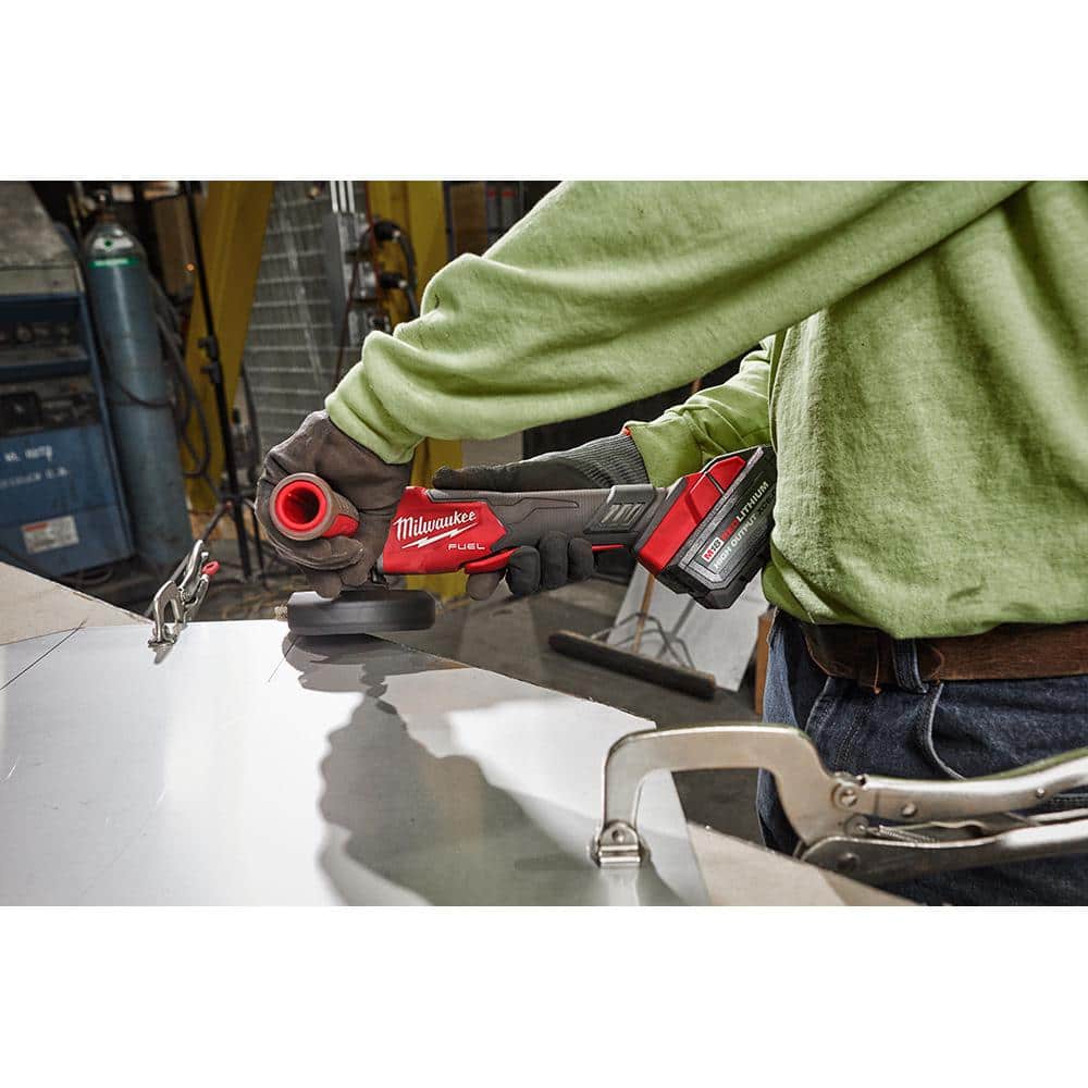 Milwaukee M18 FUEL 18V Brushless Cordless 4-1/2 in./5 in. Braking Angle Grinder Kit (2882-22 + 2888-20)