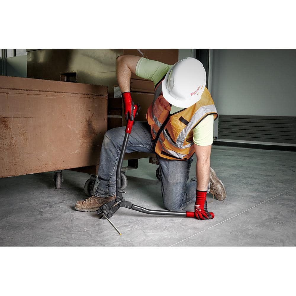 Milwaukee 14 in. Bolt Cutter with 5/16 in. Max Cut Capacity