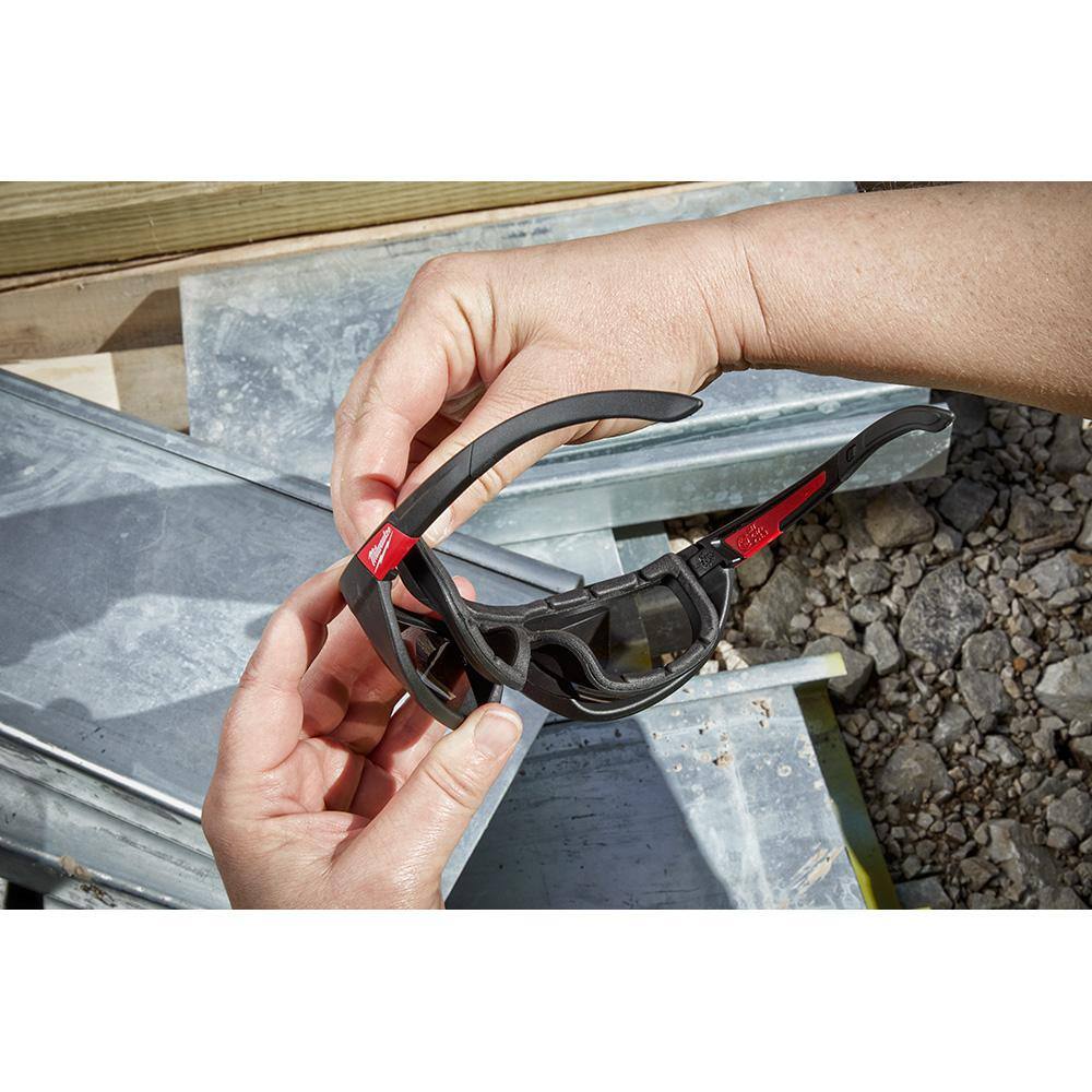 Milwaukee M18 FUEL Brushless Cordless 21 in. Walk Behind Dual Battery Self-Propelled Mower w/(2)12Ah Batteries & Polarized Glasses