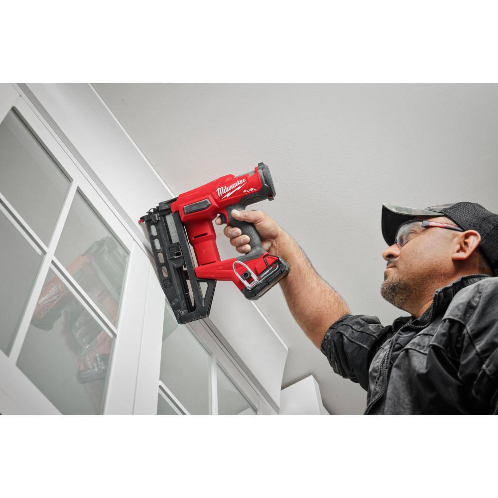 Milwaukee M18 FUEL 18-Volt Lith-Ion Brushless Cordless 16-Gauge Straight Finish Nailer w/Orbit Sander & (1) 3 Ah Battery/Charger