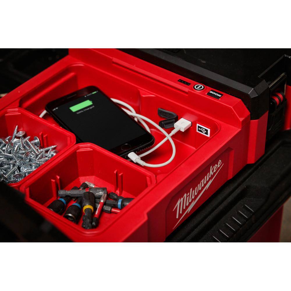 Milwaukee M12 12V Cordless PACKOUT Flood Light w/ USB Charging, 1,400 Lumens (Tool-Only)