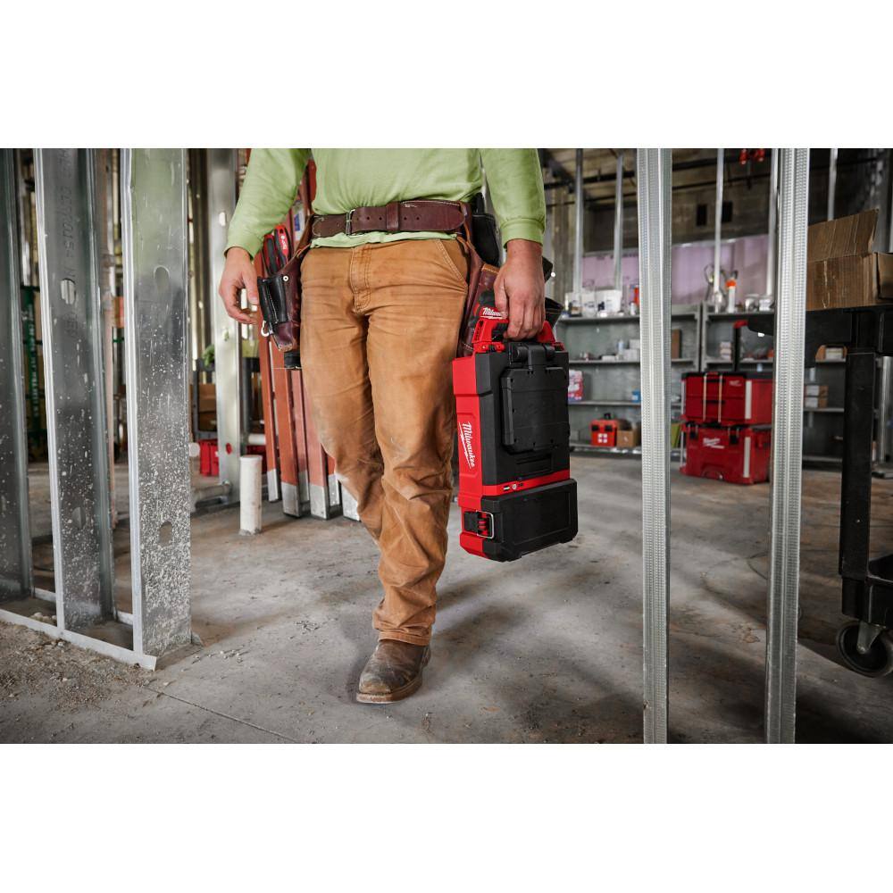 Milwaukee M12 12-Volt Lithium-Ion Cordless PACKOUT Flood Light with USB Charging and M12 4.0Ah Starter Kit
