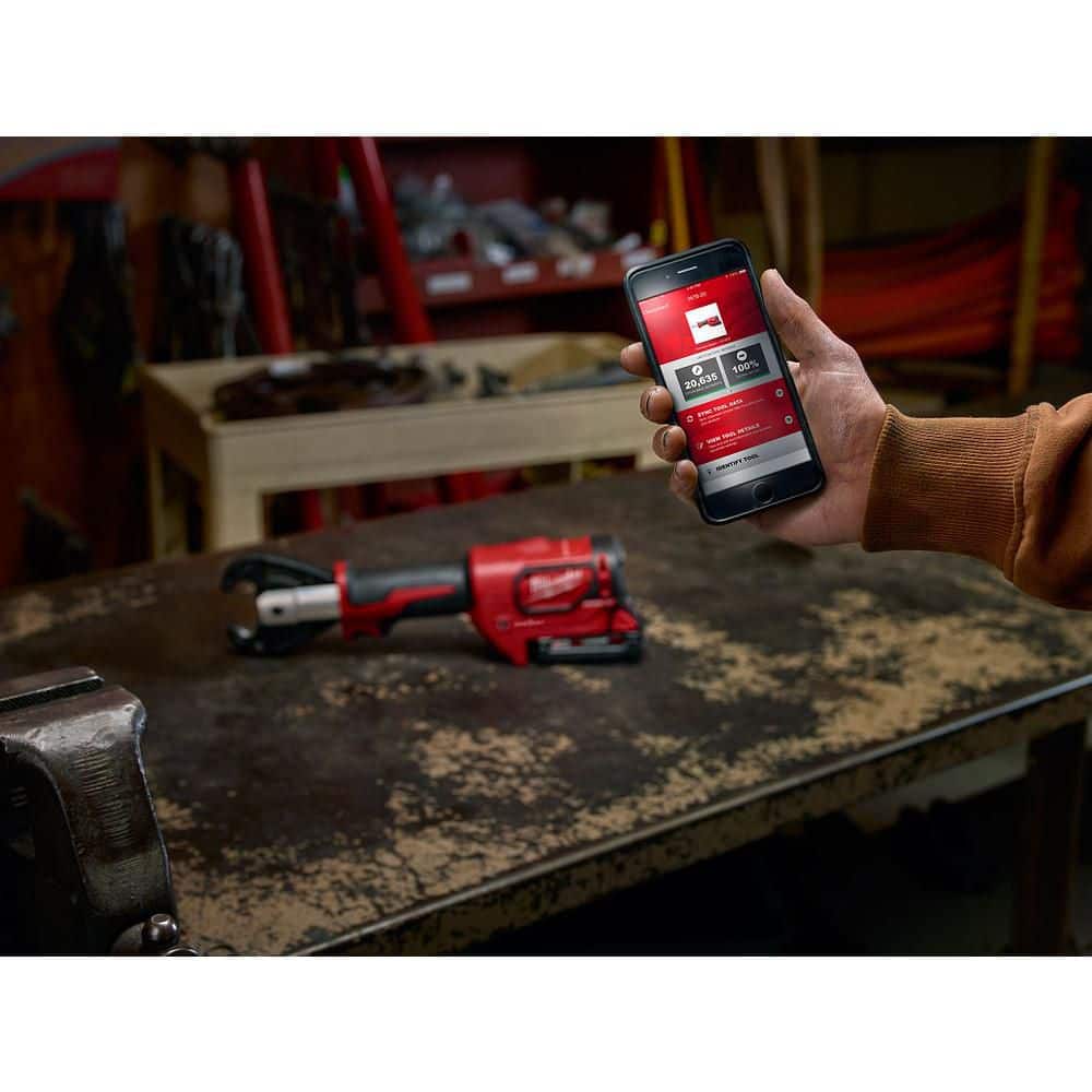 Milwaukee M18 18V Lithium-Ion Cordless FORCE LOGIC 600 MCM Crimper Kit with (2) 2.0Ah Batteries, Charger & Hard Case