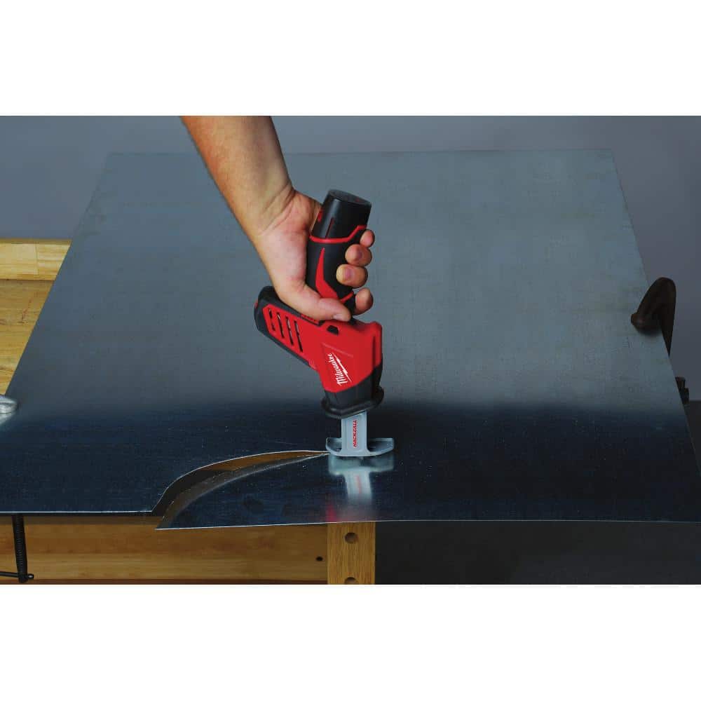 Milwaukee M12 12V Lithium-Ion Cordless Combo Kit (5-Tool) with Two 1.5Ah Batteries, Charger, Bag with PACKOUT Hole Saw Set (10-Pc)