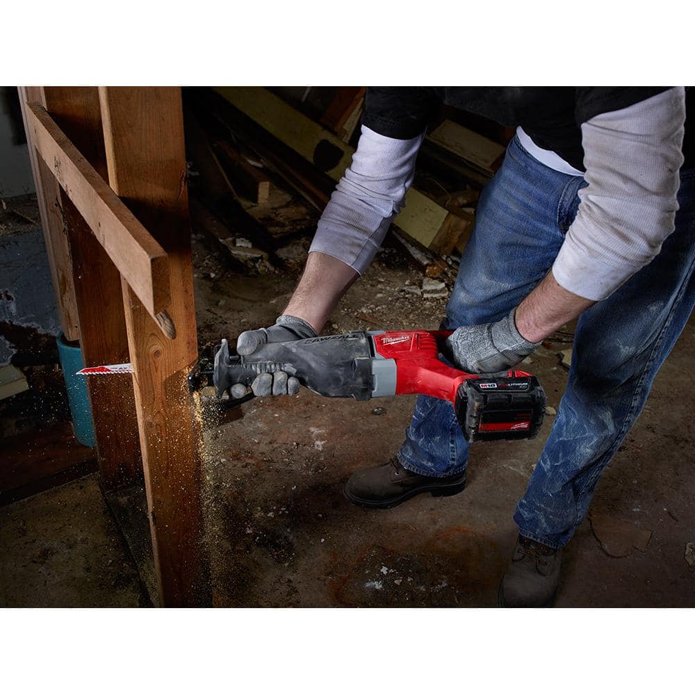 Milwaukee M18 18V Lithium-Ion Cordless SAWZALL Reciprocating Saw with 3.0Ah Battery and Charger