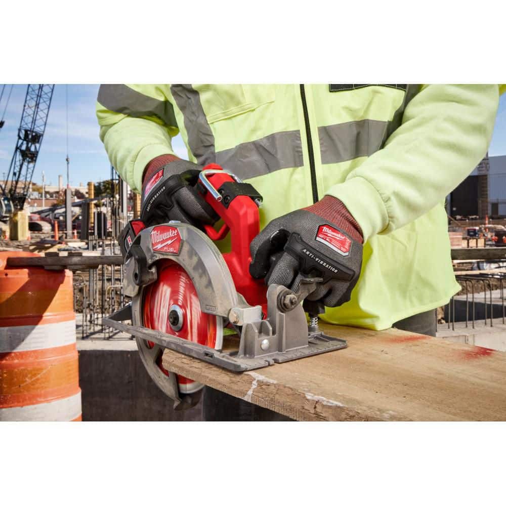 Milwaukee Small Anti-Vibration Cut Level 4 High Dexterity Nitrile Dipped Gloves