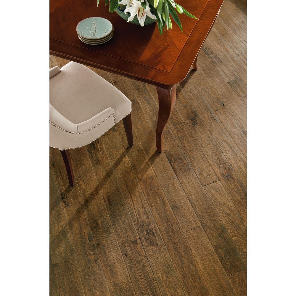 Bruce American Vintage Mountainside Oak 3/4 in. T x 5 in. W Scraped Solid Hardwood Flooring (23.5 sq.ft./ctn)